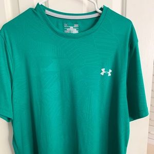 Men's Under Armour shirt